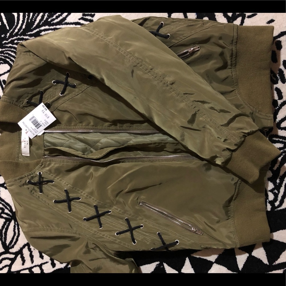 BOMBER JACKET